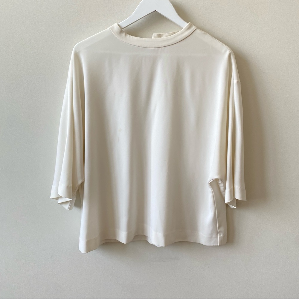 Uniqlo White Blouse Size Large Oversized Cropped